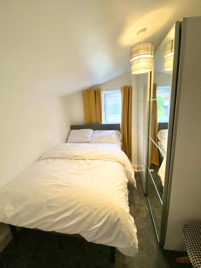 Medway Getaway - 3 Bed Home With Luxury Bathroom Chatham  Exterior foto